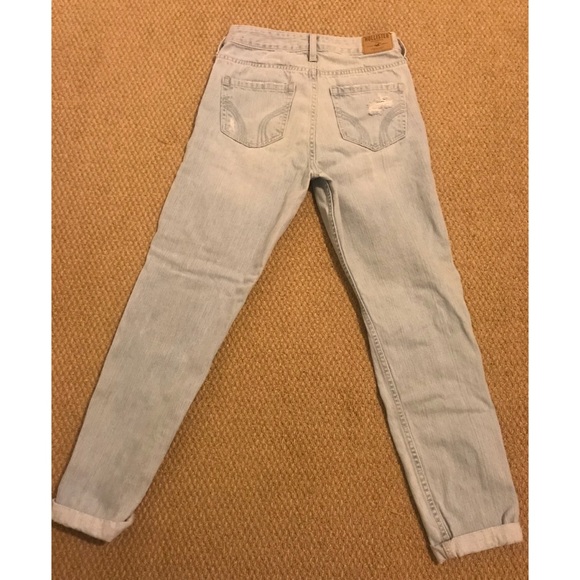 High Waisted Destroyed Hollister Jean - Picture 2 of 3